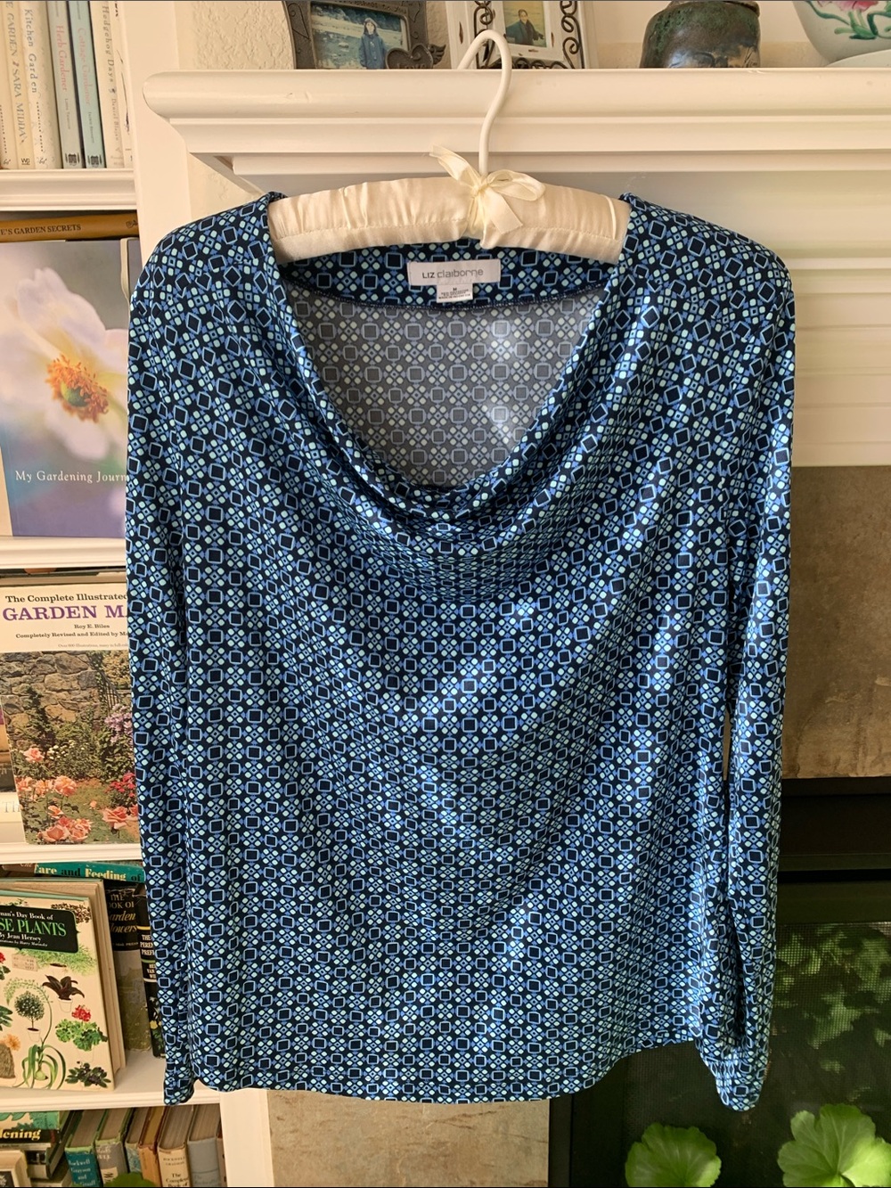 Liz Claiborne Navy and Light Blue Geometric Cowl Neck Long Sleeve Top